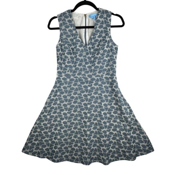 2/$30 Draper James Embroidered Eyelet Chambray Fit & Flare Dress Size 2 Coastal - Picture 1 of 12